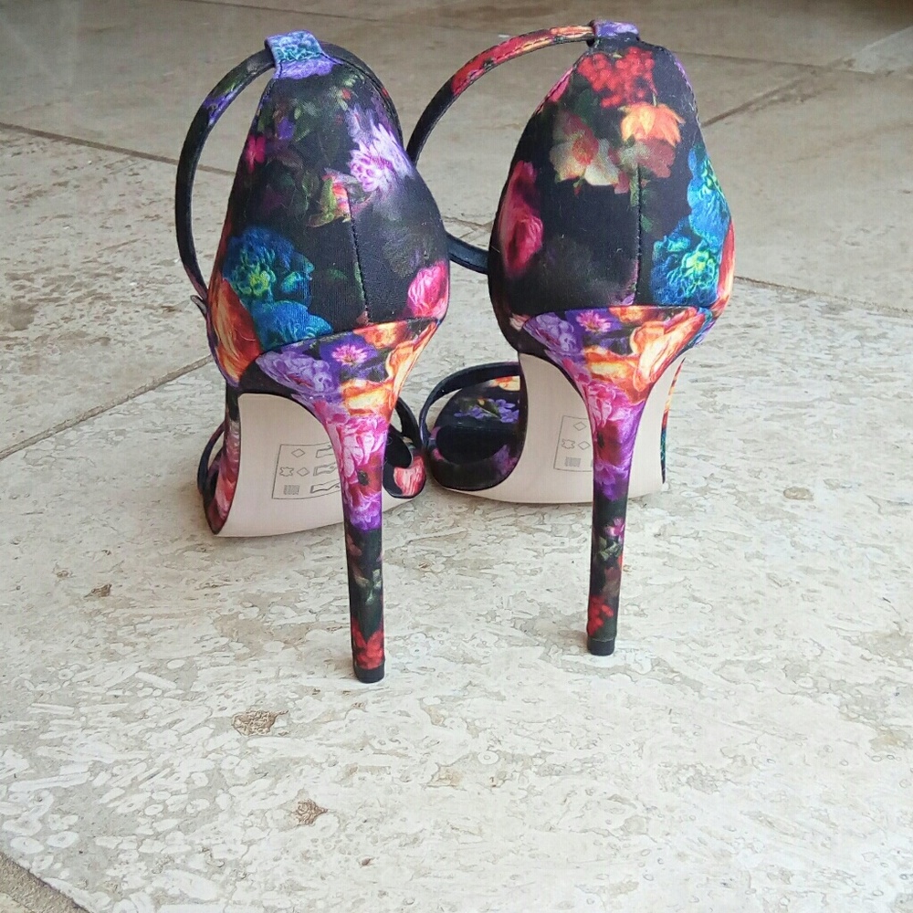 Host Pick🔥ASOS Halcyon Floral Heeled Sandals🔥 - Picture 6 of 8